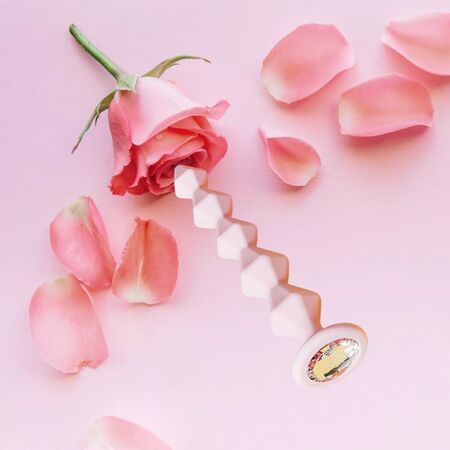 Розовая анальная цепочка с кристаллом Buddy - 17,7 см.